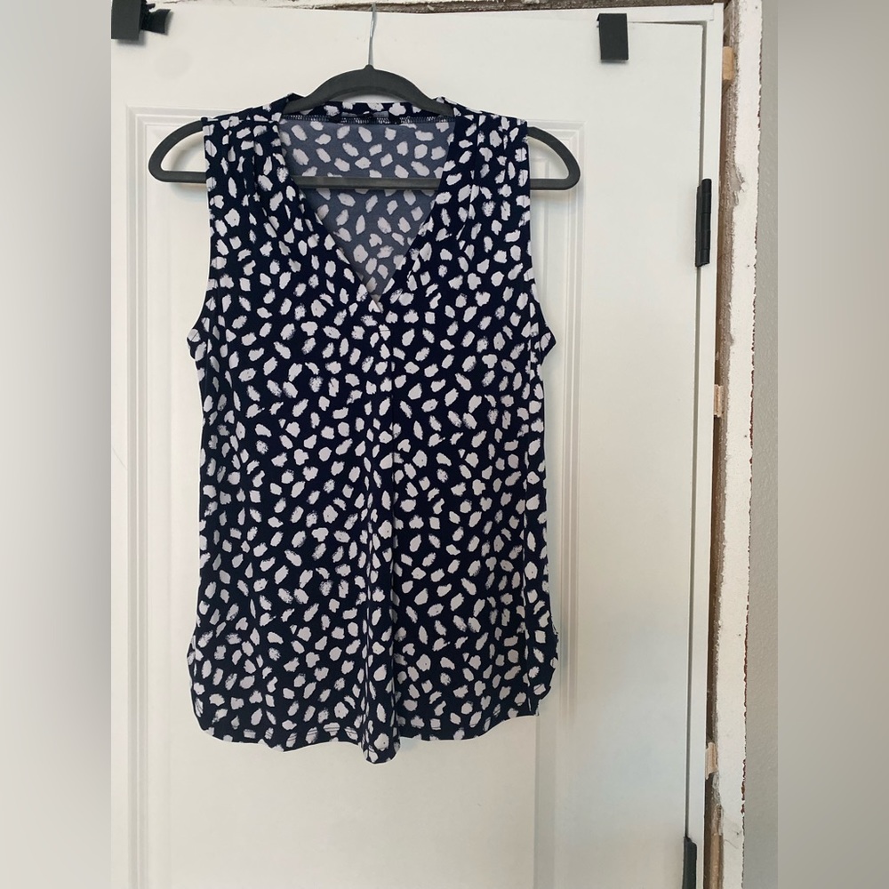 Small sleeveless vneck blouse